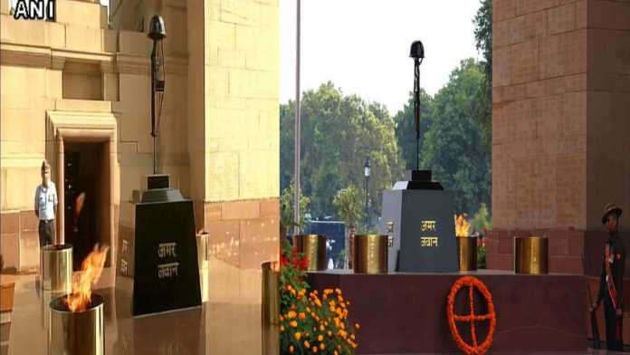 Amar Jawan Jyoti torch burning at India Gate was extinguished forever today, this is the reason...