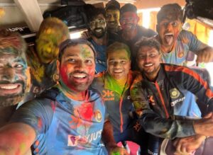 Team India was seen fully dressed in the colors of Holi, Rohit, Suryakumar and Virat looted the party