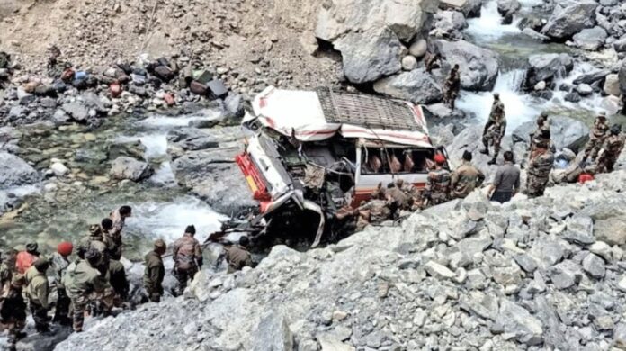 Indian Army truck fell into ditch in ladakh